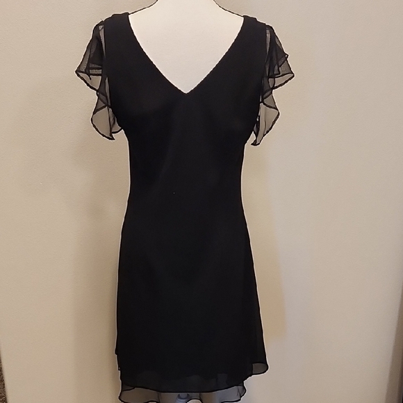 Chic Black Flutter Sleeve Midi Dress - Picture 5 of 10